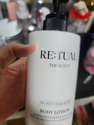 레츄얼 더 센트 바디로션 시크릿 파라다이스(500ml) — 4점을 준 리뷰어가 2022년 6월 올린 사용 사진