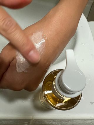 스킨1004 [SKIN1004] 마다가스카르 센텔라 라이트 클렌징 오일 200ml — 5점을 준 리뷰어가 2024년 8월 올린 사용 사진