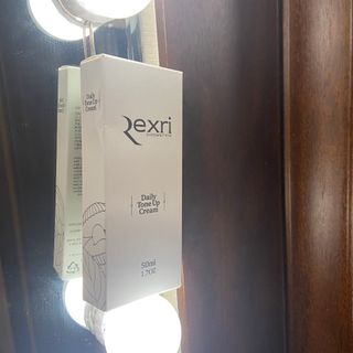 렉스리 데일리 톤업 크림 Rexri Daily Tone Up Cream — 5점을 준 리뷰어가 2022년 8월 올린 사용 사진