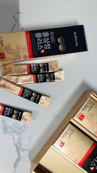 서울약사신협_투데이홍삼정플러스스틱_10g x 30포 — 5점을 준 리뷰어가 2021년 2월 올린 사용 사진