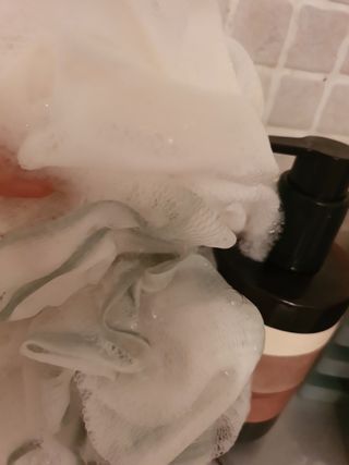 틱톡 [후르디아] 올리브영 아로마 비건 바디워시1종+바디로션1종 (그리너리) — 5점을 준 리뷰어가 2022년 12월 올린 사용 사진