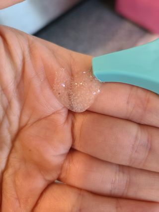 벨먼 내추럴스파 수분광채 스크럽 바디워시 600ml 5종 — 5점을 준 리뷰어가 2022년 5월 올린 사용 사진