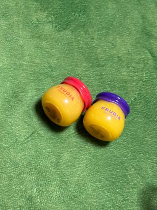 [후르디아] 올리브영 꿀과즙 립밤 2종 (블루베리/석류) — 5점을 준 리뷰어가 2022년 12월 올린 사용 사진