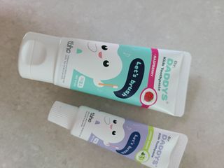 닥터데디스 안심저불소 키즈치약 (라즈베리, 청포도향 중 택 1) 60g +  여행용 미니 치약 15g — 5점을 준 리뷰어가 2022년 7월 올린 사용 사진