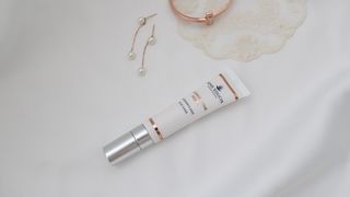 산수시 일루미네이팅 펄 영양 다크서클 스틱 아이 크림 케어 15ml — 5점을 준 리뷰어가 2021년 6월 올린 사용 사진