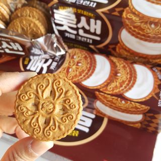 롯데제과 롯샌 카페크런치 — 4점을 준 리뷰어가 2021년 10월 올린 사용 사진