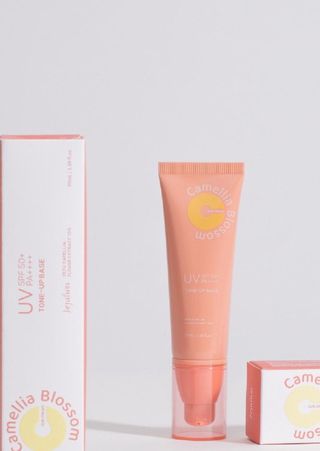 제주인디 카멜리아 블러썸 선크림 — 5점을 준 리뷰어가 2023년 9월 올린 사용 사진