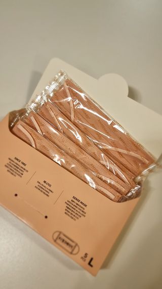 [애니가드] 센스 메베 베이지 컬러 사각 마스크 5P — 5점을 준 리뷰어가 2022년 8월 올린 사용 사진