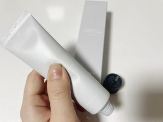 르핸스 퍼포밍 2 핸드&네일 비반트포렛/베티버포그 — 5점을 준 리뷰어가 2023년 3월 올린 사용 사진