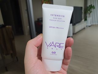 바르셀 톤업 무기자차 자외선차단제 순한 선크림 인텐시브 선 젠 50ml — 4점을 준 리뷰어가 2021년 11월 올린 사용 사진