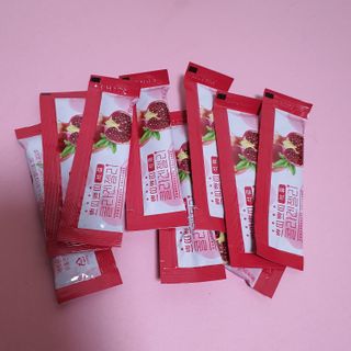 헬스업_쁘띠쁘띠석류콜라겐젤리_20g x 14포 — 5점을 준 리뷰어가 2021년 1월 올린 사용 사진