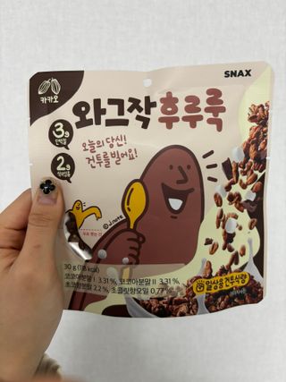 스낵스 와그작후루룩 3종_카카오2봉+아몬드2봉+딸기2봉 (총 6봉) — 5점을 준 리뷰어가 2024년 2월 올린 사용 사진