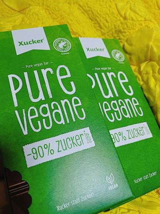 당류2g 자일리톨로 단맛을낸 슈카 퓨어비건 무설탕초콜릿 Xucker vegan 2개입 — 4점을 준 리뷰어가 2021년 4월 올린 사용 사진