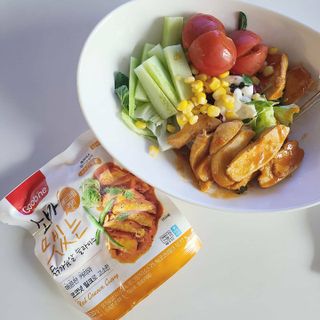 굽네몰 [굽네] 소스가 맛있는 닭가슴살 슬라이스 4종 — 5점을 준 리뷰어가 2021년 5월 올린 사용 사진