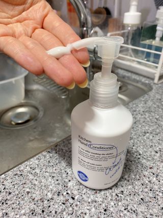 [블랑코클리닝] 키친 핸드컨디셔너 250ml — 5점을 준 리뷰어가 2022년 8월 올린 사용 사진