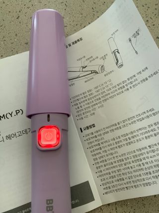 엠엔 비비엘라 휴대용 무선 고데기 HGK-SM — 5점을 준 리뷰어가 2021년 4월 올린 사용 사진
