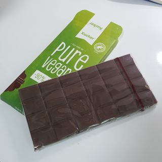 당류2g 자일리톨로 단맛을낸 슈카 퓨어비건 무설탕초콜릿 Xucker vegan 2개입 — 5점을 준 리뷰어가 2021년 4월 올린 사용 사진