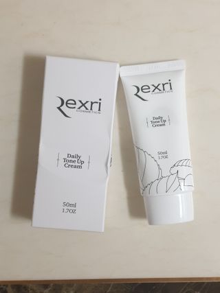 렉스리 데일리 톤업 크림 Rexri Daily Tone Up Cream — 3점을 준 리뷰어가 2022년 8월 올린 사용 사진