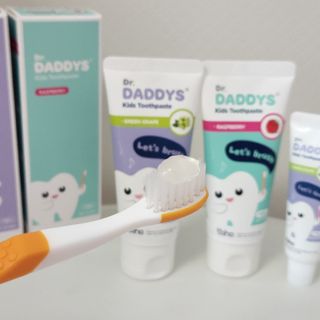닥터데디스 안심저불소 키즈치약 (라즈베리, 청포도향 중 택 1) 60g +  여행용 미니 치약 15g — 5점을 준 리뷰어가 2022년 8월 올린 사용 사진