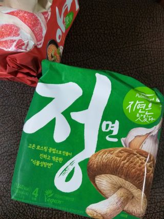 [풀무원] 자연은맛있다 정면, 백면, 홍면  세트 — 5점을 준 리뷰어가 2021년 4월 올린 사용 사진