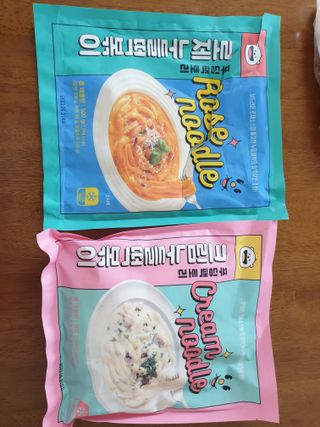 [푸딩팩토리] 로제누들떡볶이 500g / 까르보나라크림누들떡볶이 500g — 4점을 준 리뷰어가 2022년 8월 올린 사용 사진