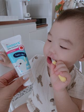 닥터데디스 안심무불소 베이비치약 60g + 여행용 미니 치약 15g — 5점을 준 리뷰어가 2022년 9월 올린 사용 사진