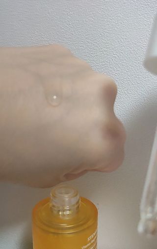 체르엠 스템앤셀 비타민 브라이트닝 에센스 30ml 1개 — 4점을 준 리뷰어가 2022년 3월 올린 사용 사진