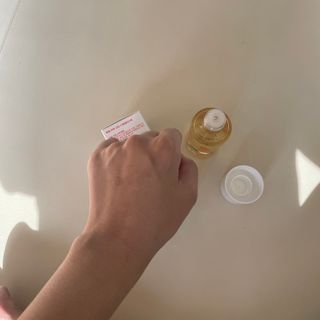 바이오오일 [바이오-오일] 스킨케어 오일 내추럴 60ml — 5점을 준 리뷰어가 2021년 11월 올린 사용 사진