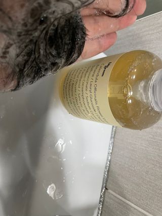 빅그린 안티 헤어로스 탈모 카렌듈라 바이옴 샴푸 500ml (지성두피용) — 5점을 준 리뷰어가 2022년 8월 올린 사용 사진