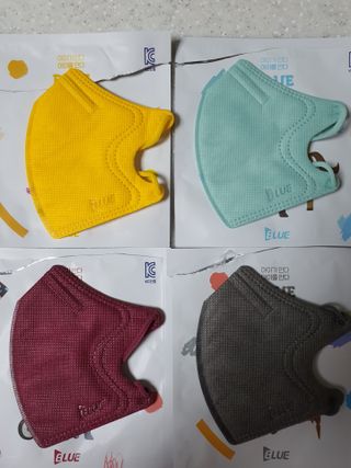 [블루 본 아이노우] 유아용 컬러마스크 40 PCS SET 2중 택 1 — 5점을 준 리뷰어가 2021년 4월 올린 사용 사진