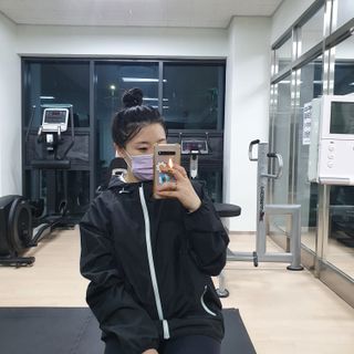 크노텐 후디집업자켓(다이어트땀복) — 5점을 준 리뷰어가 2022년 5월 올린 사용 사진