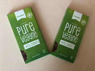 당류2g 자일리톨로 단맛을낸 슈카 퓨어비건 무설탕초콜릿 Xucker vegan 2개입 — 4점을 준 리뷰어가 2021년 4월 올린 사용 사진