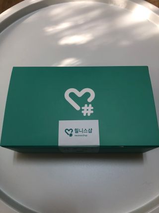 힐니스북 [힐마이넥]   거북목 통증완화를 위한 휴대용 목 안마기 — 3.5점을 준 리뷰어가 2022년 12월 올린 사용 사진