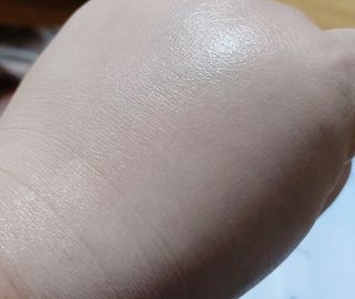 [엠메이데이] 샤워인샤워 화이트 바디 톤업크림 300g — 4.5점을 준 리뷰어가 2021년 12월 올린 사용 사진