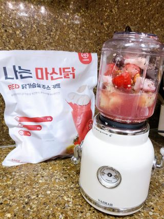 수플먼트 나는 마신닭!! 닭가슴살 주스키트, 먹기 힘들었던 닭가슴살 이제는 마시자 — 5점을 준 리뷰어가 2023년 3월 올린 사용 사진