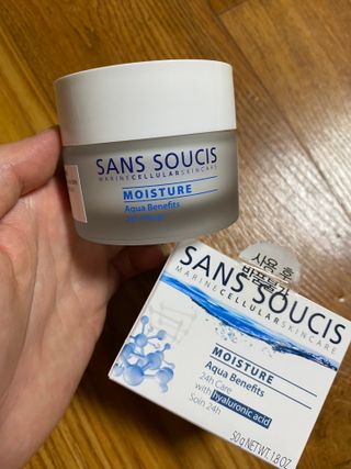 산수시 아쿠아 베네핏 24h 수부지 물광 속건조 수분크림 50ml — 5점을 준 리뷰어가 2021년 7월 올린 사용 사진