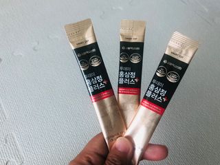 서울약사신협_투데이홍삼정플러스스틱_10g x 30포 — 4점을 준 리뷰어가 2021년 5월 올린 사용 사진