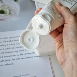 셀프 모이스처라이징 프로텍션 크림 셀프 모이스처라이징 프로텍션크림 — 5점을 준 리뷰어가 2022년 4월 올린 사용 사진