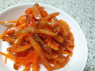 루시델리 야미하우스 홍콩 스파이시 프리미엄 짜사이 무침 500g — 2.5점을 준 리뷰어가 2025년 1월 올린 사용 사진