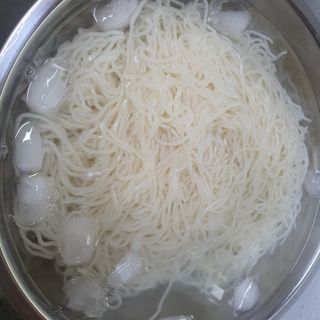 [한면원] 비빔국수 2인분 — 5점을 준 리뷰어가 2022년 8월 올린 사용 사진