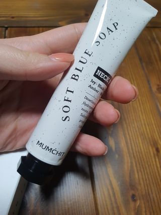멈칫(MUMCHIT) 넥퍼퓸 NECKPERFUME 2가지 향 — 3점을 준 리뷰어가 2021년 11월 올린 사용 사진