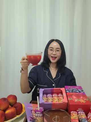 [롯데칠성] 야채듬뿍 더'진한 [롯데칠성] 야채는 이제 COLORFULL! 야채듬뿍  더 진한 레드 4개 +퍼플 4개 (총 8개) — 5점을 준 리뷰어가 2023년 6월 올린 사용 사진