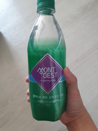 몽베스트 Montbest with Sparkling water Plain 20병 — 4.5점을 준 리뷰어가 2021년 10월 올린 사용 사진