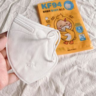 아토팜 블라블라 황사방역 마스크 KF94 — 4점을 준 리뷰어가 2021년 10월 올린 사용 사진