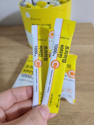 서울약사신협 프리미엄비타민C1000_2.5G x 100포 — 5점을 준 리뷰어가 2021년 5월 올린 사용 사진