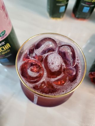 더그레잇티 콤부차 [매일유업] 더그레잇티 44kcal 콤부차 300ml *12개입 (오리지널 6개+베리리치 6개) — 5점을 준 리뷰어가 2023년 7월 올린 사용 사진