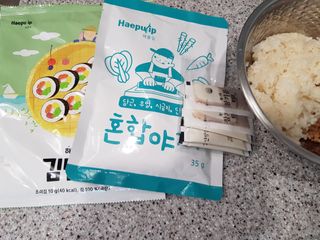 해풀잎 누구나 김밥*1ea [(혼합야채 35g *1ea,  김밥김 (5g, 5ea),  양념간장 (6g, 5ea), 참기름(5g, 2ea)] — 4점을 준 리뷰어가 2022년 7월 올린 사용 사진