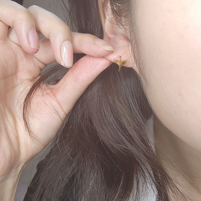 14k post 벨루가 고래꼬리 원터치 링귀걸이 리뷰 사진