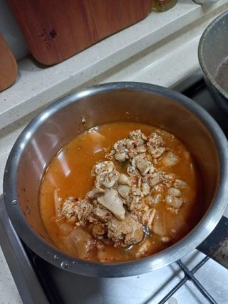 소담스퀘어 상암 궁중해물탕조씨집 백년가게 조씨집 팔뚝탕1인분550g — 2점을 준 리뷰어가 2022년 12월 올린 사용 사진