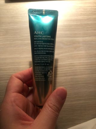 [NEW 탄력유턴 아이크림] AHC 유스 래스팅 리얼 아이크림 포 페이스 — 5점을 준 리뷰어가 2021년 2월 올린 사용 사진